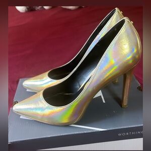 Fashionable and sexy pointed toe shoes